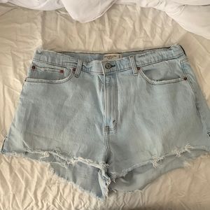 Abercrombie High Rise Mom Short Curve Love